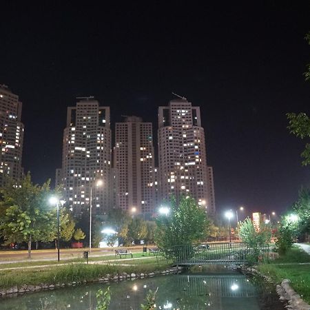Skopje Sky City 19Th Floor Twin & 12Th Floor & 25Th & 33 Floor Apartments & With Pool & Spa & Gym & Parking Included In Price Eksteriør billede
