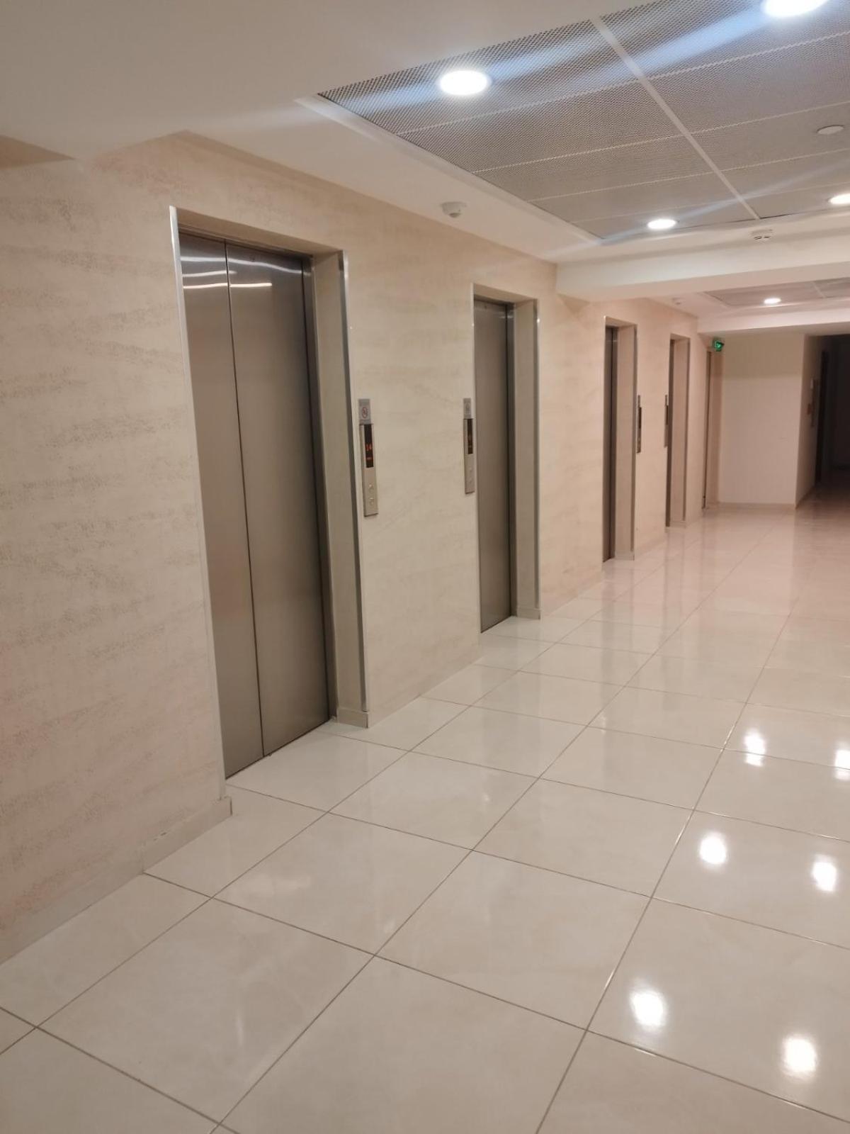 Skopje Sky City 19Th Floor Twin & 12Th Floor & 25Th & 33 Floor Apartments & With Pool & Spa & Gym & Parking Included In Price Eksteriør billede