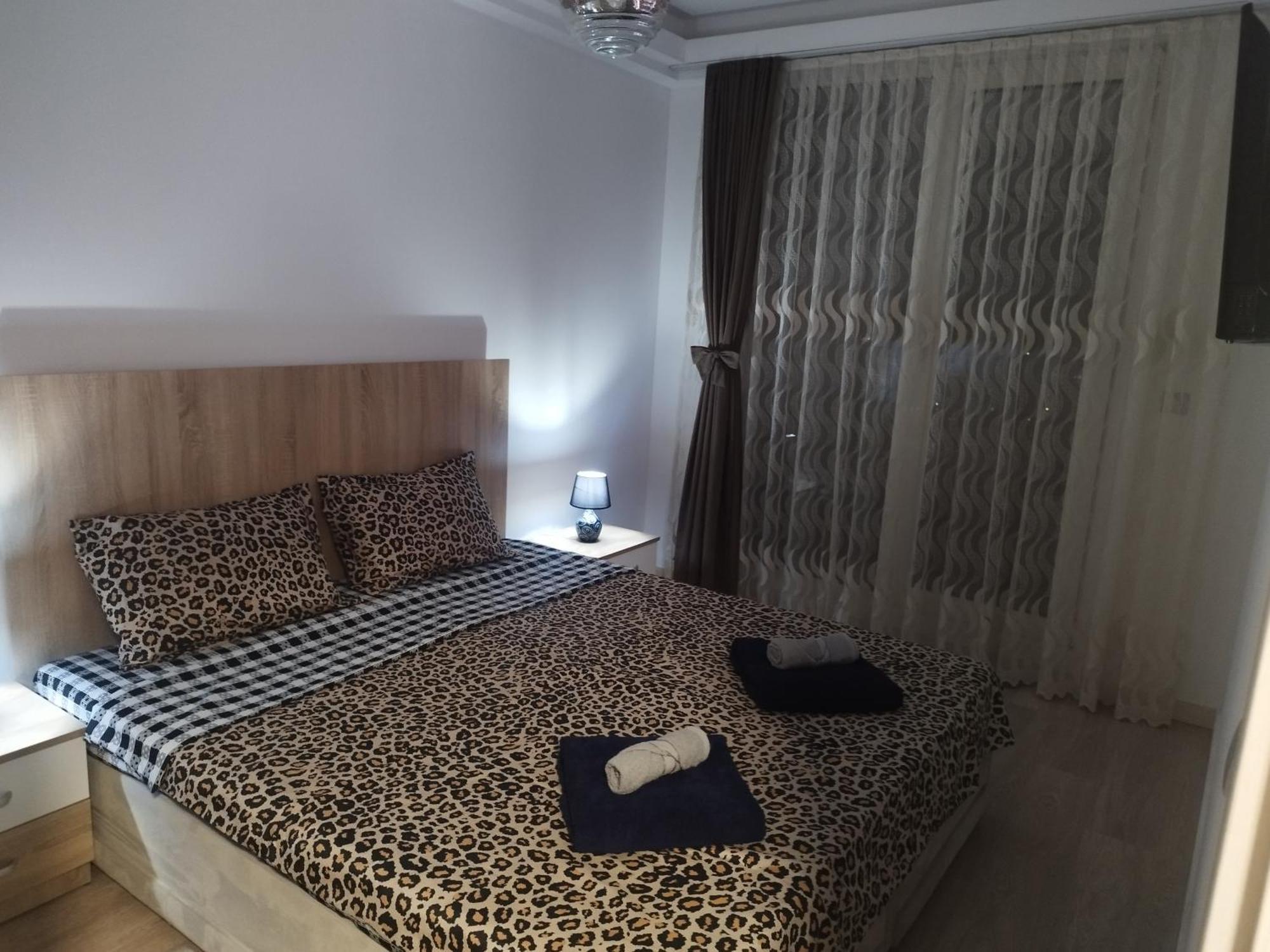 Skopje Sky City 19Th Floor Twin & 12Th Floor & 25Th & 33 Floor Apartments & With Pool & Spa & Gym & Parking Included In Price Eksteriør billede